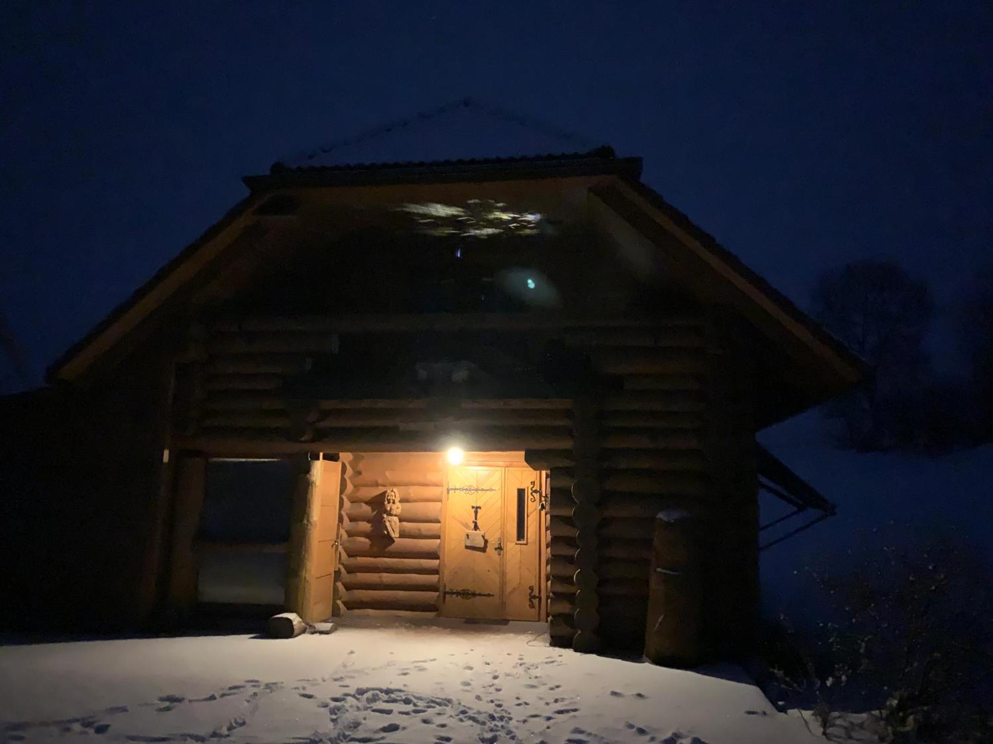 Kundzini Hotel Bīriņi Buitenkant foto