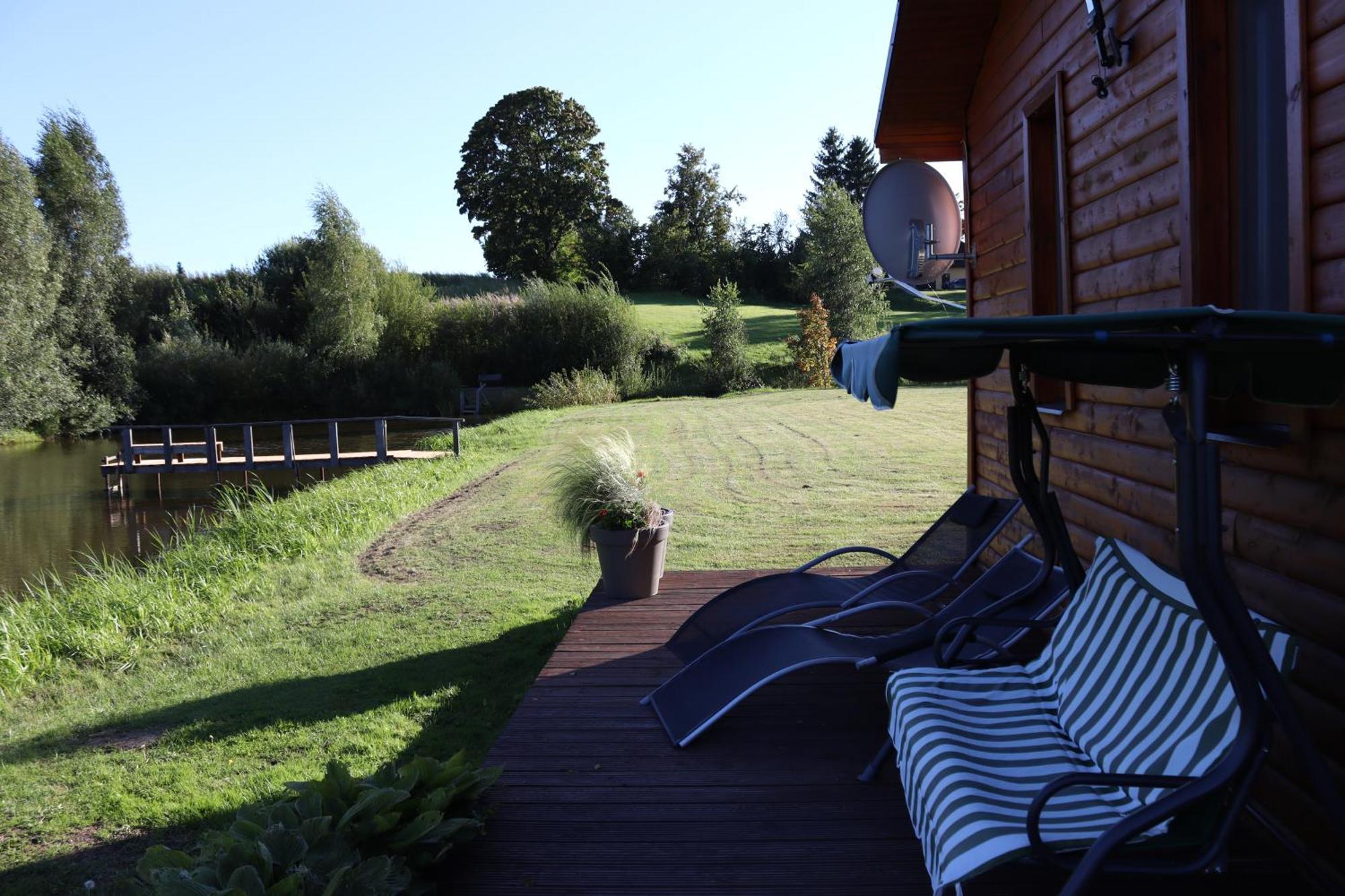 Kundzini Hotel Bīriņi Buitenkant foto