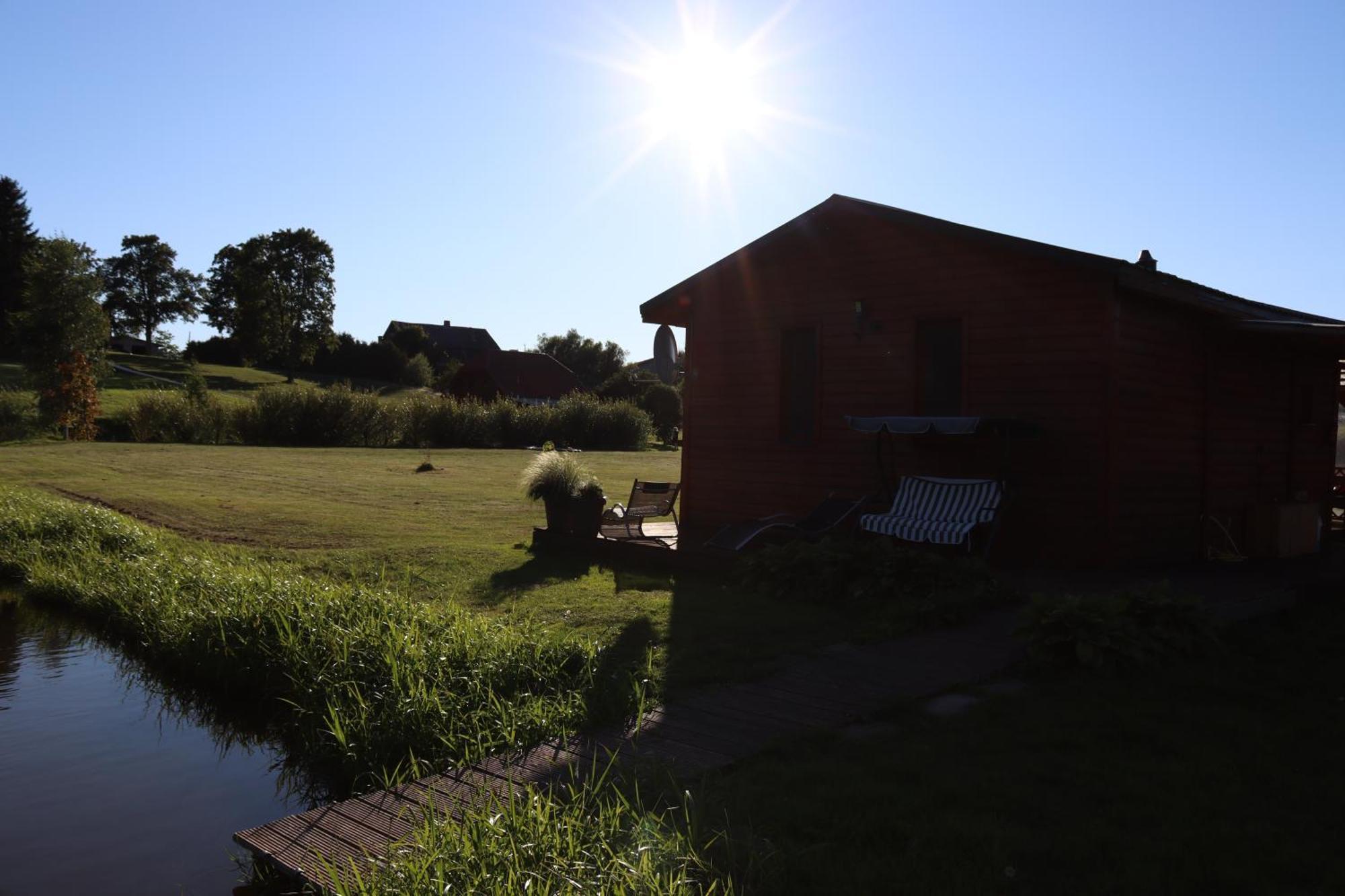 Kundzini Hotel Bīriņi Buitenkant foto