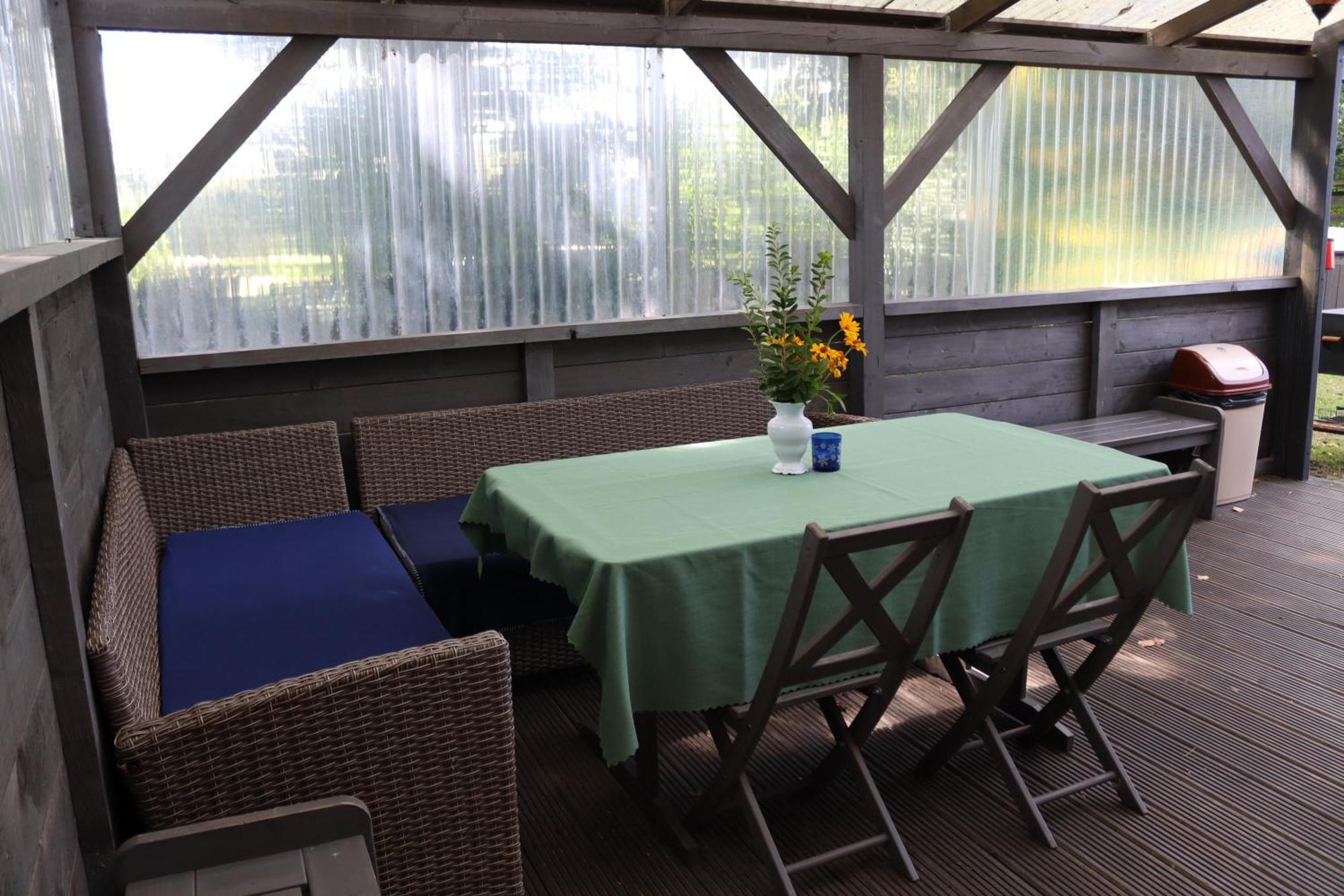 Kundzini Hotel Bīriņi Buitenkant foto