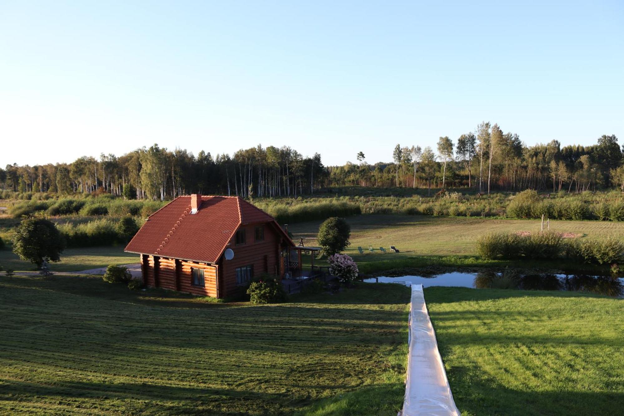 Kundzini Hotel Bīriņi Buitenkant foto